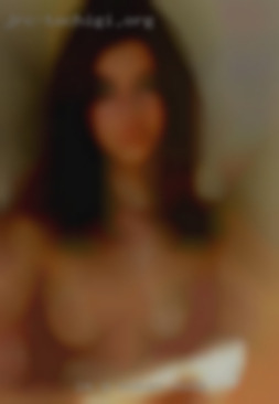 I'm a hopeless woman nude romantic...