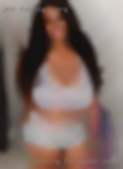 Looking for older women Palmdale, CA now 35-45ish.
